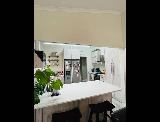 3 BEDROOM HOUSE RENTED IN WINDSOR PARK